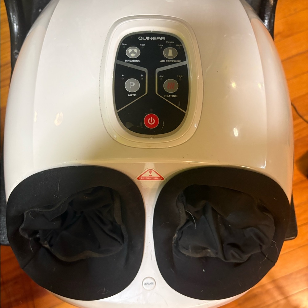 Quineer- Black Foot Massager Control Panel
